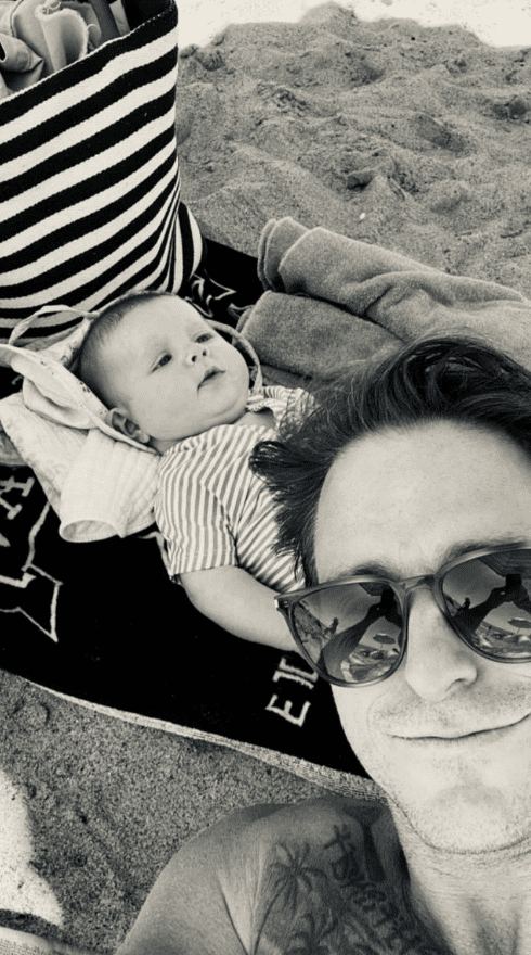 Cameron Douglas and his son Ryder enjoying the beach. | Photo: Instagram/cameronmorrelldouglas