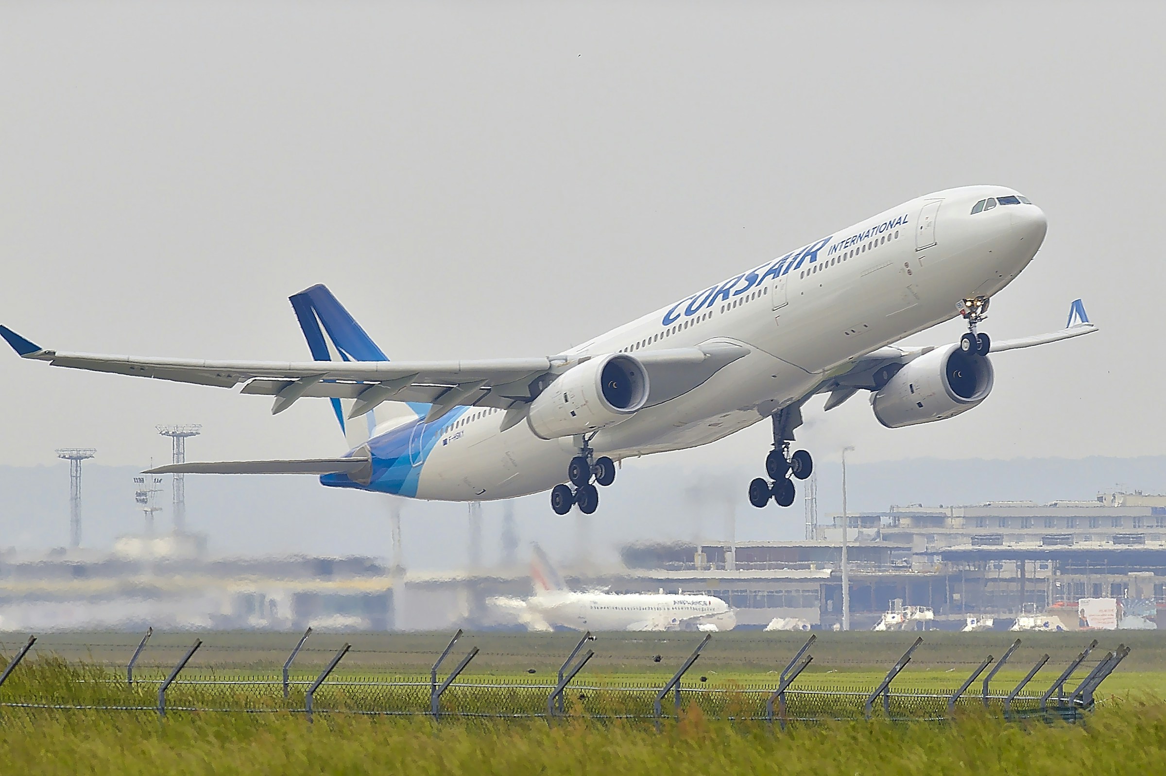 Close-up view of an airplane taking off | Source: Unsplash