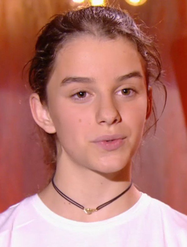 Alaïs juste avant de monter sur scène. l Source : TF1 Replay