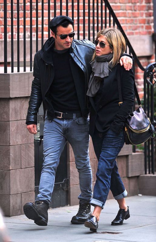 Justin Theroux and Jennifer Aniston walking around West Village on September 16, 2011, in New York City. | Source: Getty Images