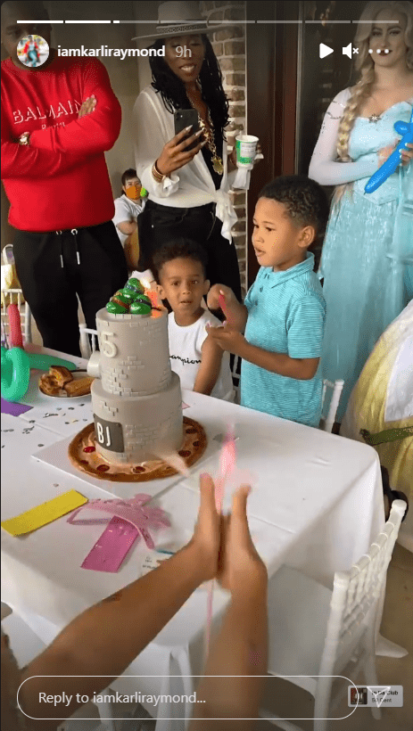 Karli Harvey shares a picture of her son and his friends with his birthday cake. | Photo: Instagram.com/iamkarliraymond