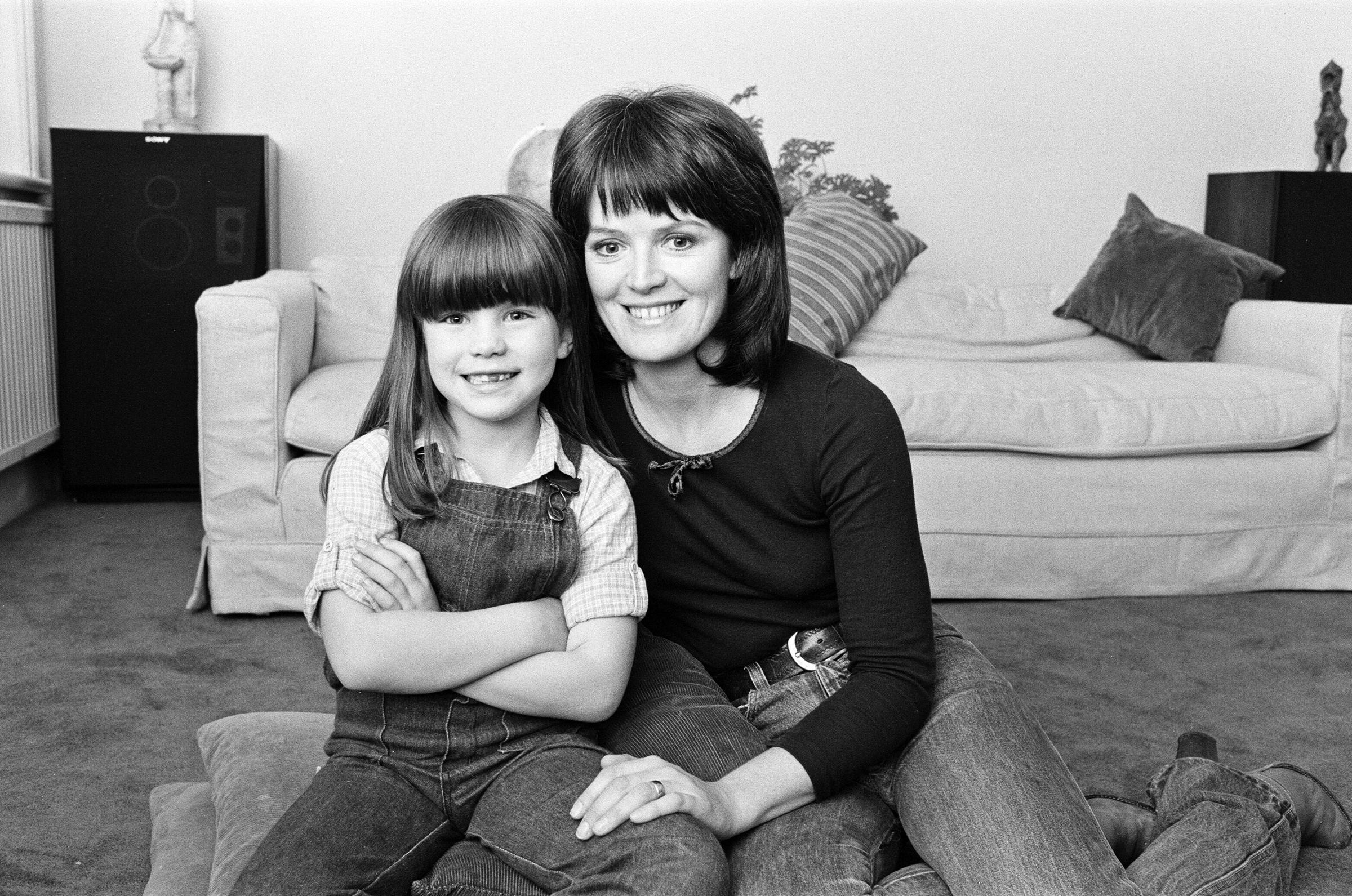 Judy Loe with Katie Beckinsale on October 5, 1979. | Source: Getty Images