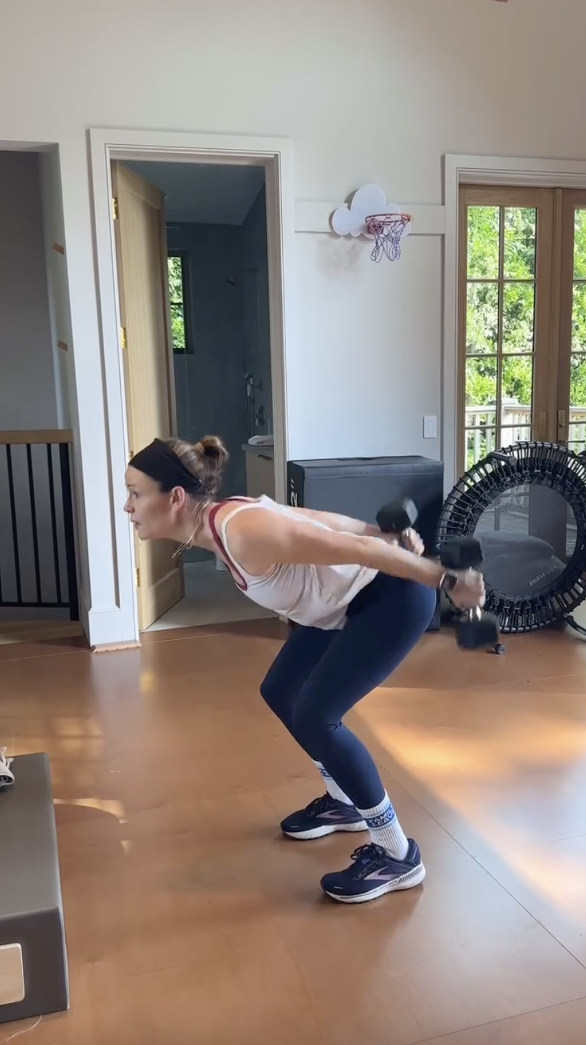 A screenshot from a video of Jennifer Garner training with dumbells for her role as Elektra, posted on August 6, 2024 | Source: Instagram/jennifer.garner