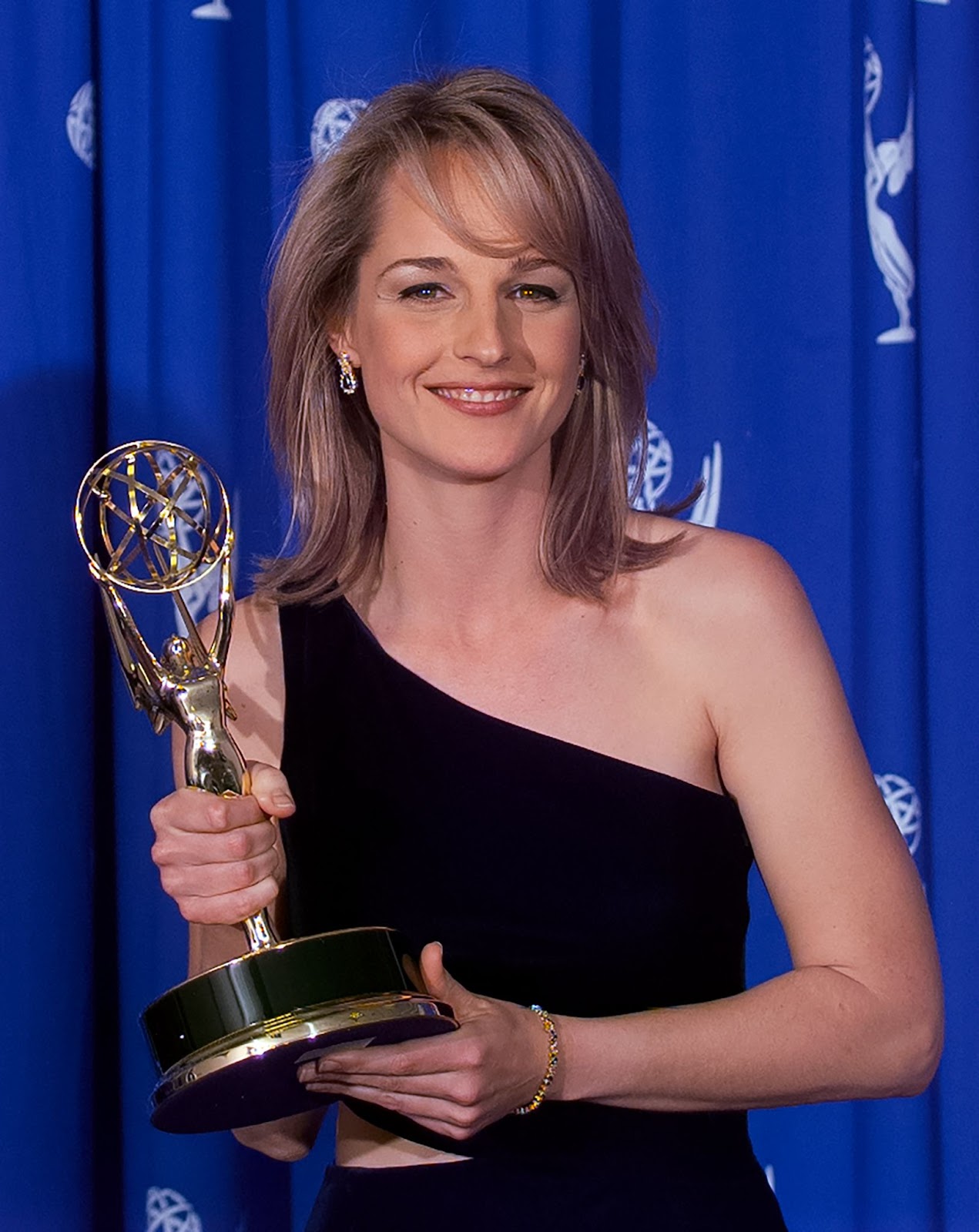 Helen Hunt at the Emmy Awards Show on September 8, 1996, in Pasadena, California. | Source: Getty Images