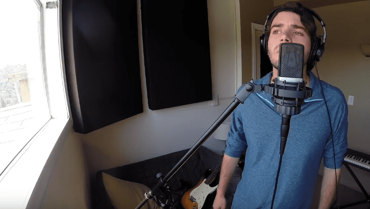 Photo of  Pierce Fulton performing a song | Photo: Youtube / Pierce Fulton