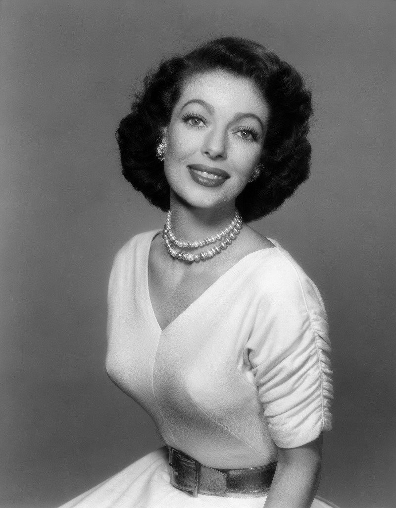 Foto promocional de Loretta Young alrededor de 1952. | Foto: Getty Images    