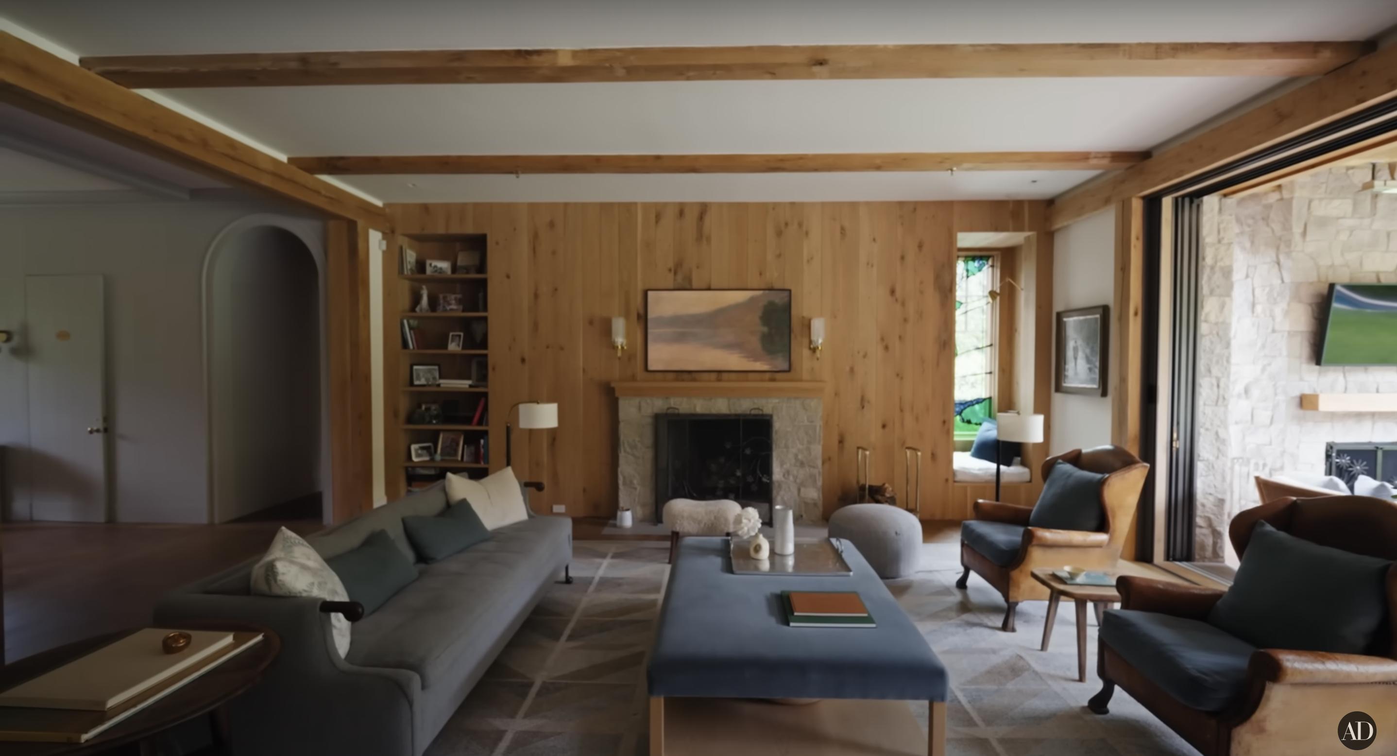 Jennifer Garner's Los Angeles farmhouse, dated September 3, 2024 | Source: YouTube/@Archdigest