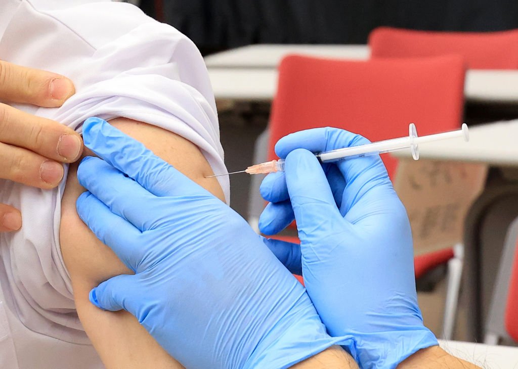Injection du virus contre la Covid-19. | Photo : Getty Images