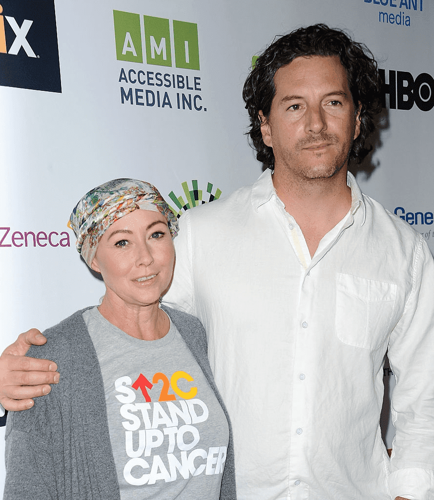 LOS ANGELES, CA - 10 SEPTEMBRE : L'actrice Shannen Doherty et Kurt Iswarienko assistent à la 5ème Biennale "Stand Up to Cancer" (SU2C), un programme de la Fondation de l'industrie du divertissement (EIF) au Walt Disney Concert Hall le 9 septembre 2016 à Los Angeles, Californie. | Photo : Getty Images