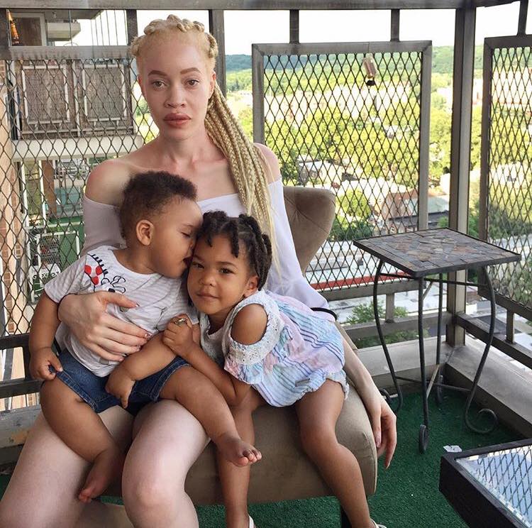 Diandra Forrest poses with her children, from a post dated July 27, 2018 | Source: Facebook/diandraforrest