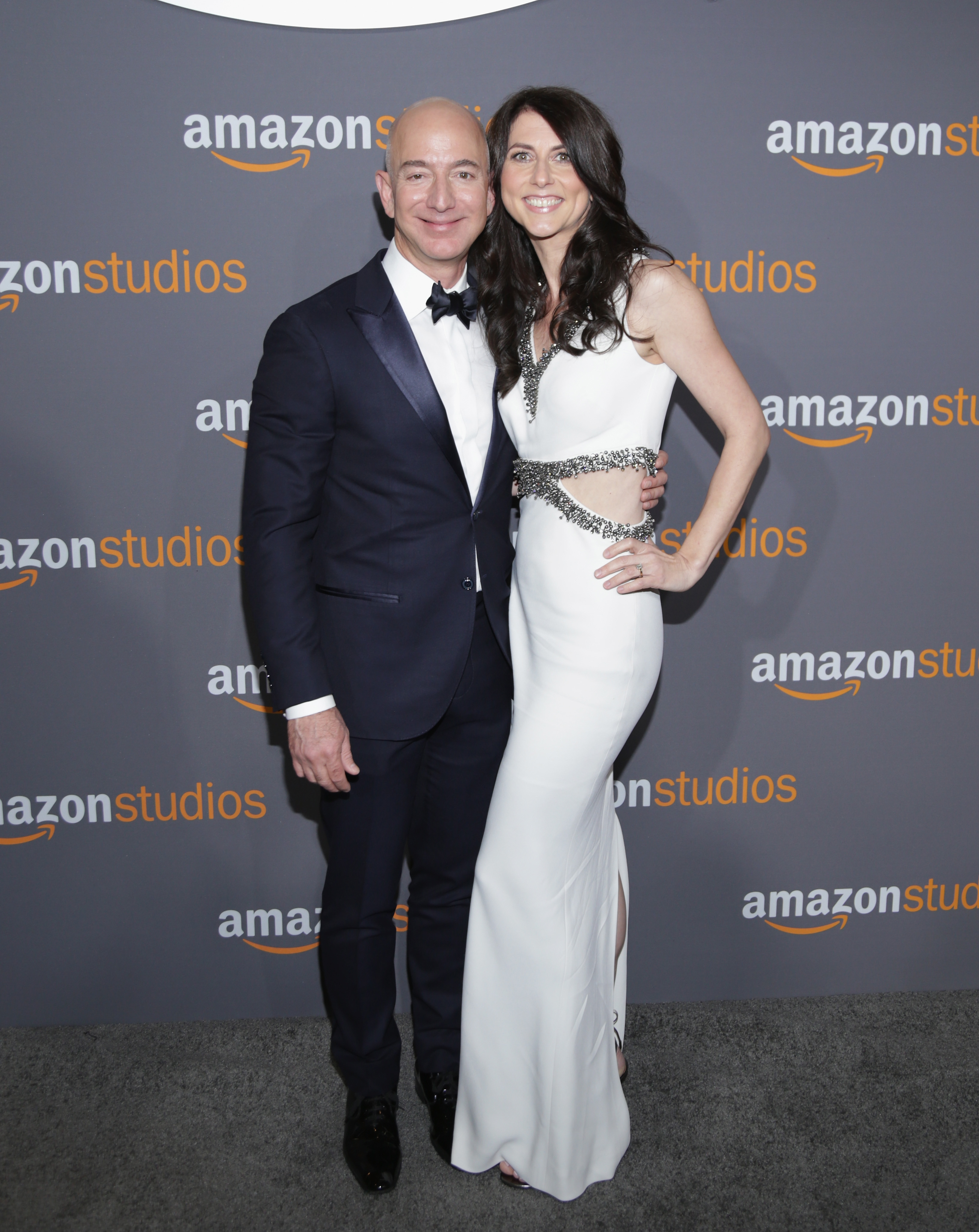 Jeff Bezos and MacKenzie Scott attend the Amazon Studios Golden Globes Party at The Beverly Hilton Hotel on January 8, 2017, in Beverly Hills, California. | Source: Getty Images