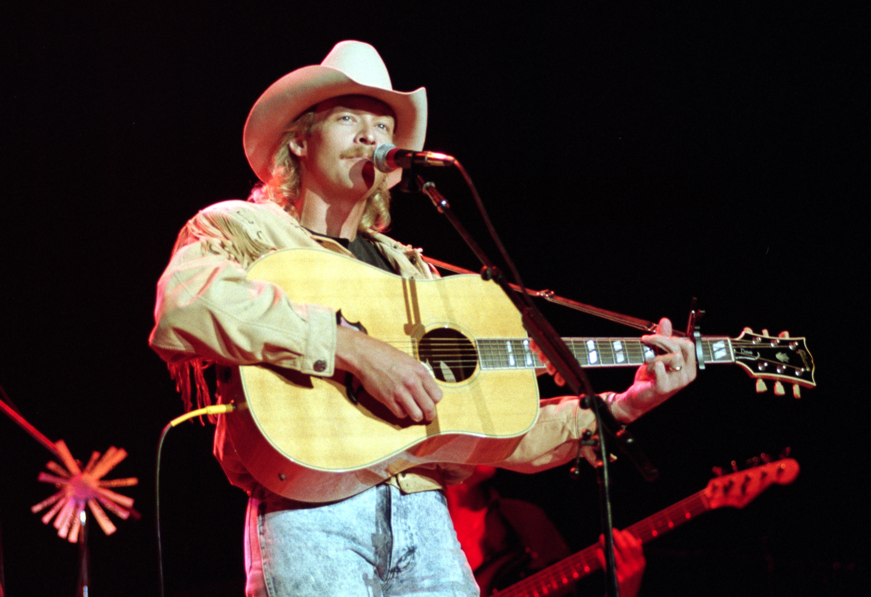 Alan Jackson performs at Shoreline Amphitheatre on July 21, 1991 in Mountain View, California | Source: Getty Images