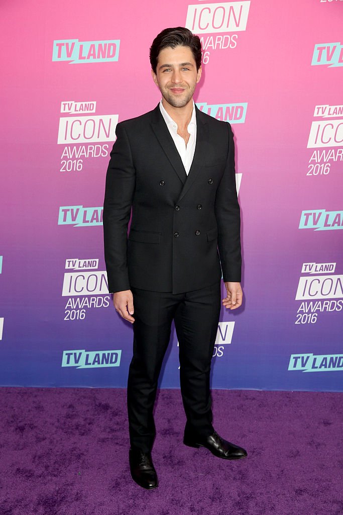 Josh Peck attends 2016 TV Land Icon Awards at The Barker Hanger on April 10, 2016 in Santa Monica, California | Photo: Getty Images
