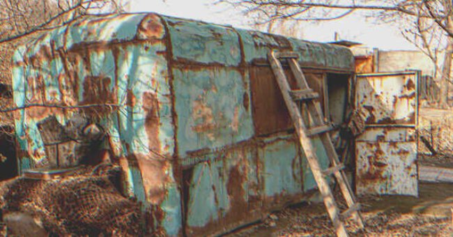 A rusted metal hut | Source: Shutterstock