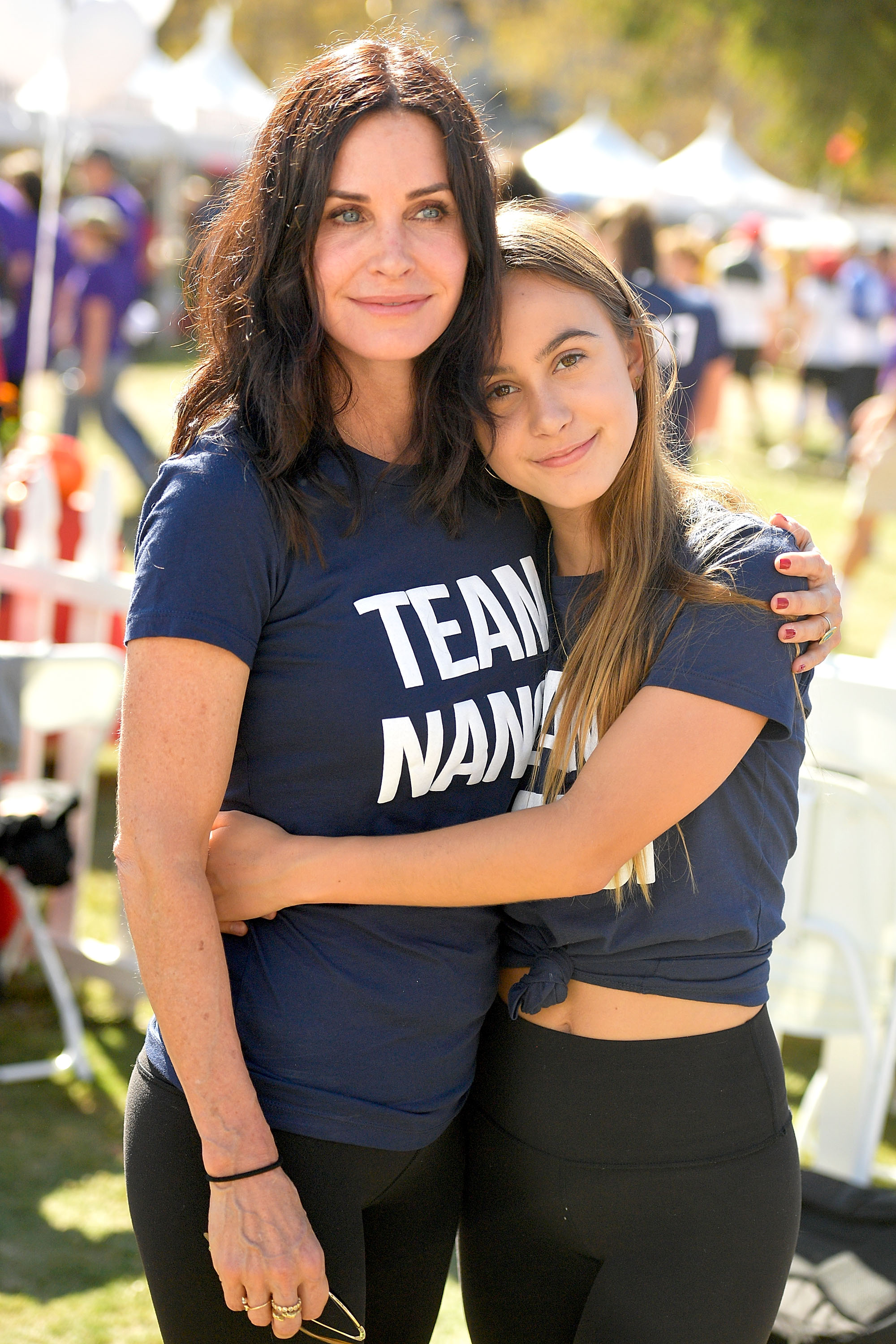 Courteney Cox and her daughter Coco Arquette at the Nanci Ryder's "Team Nanci" participates in the 15th Annual LA County Walk to Defeat ALS on October 15, 2017, in Los Angeles, California. | Source: Getty Images
