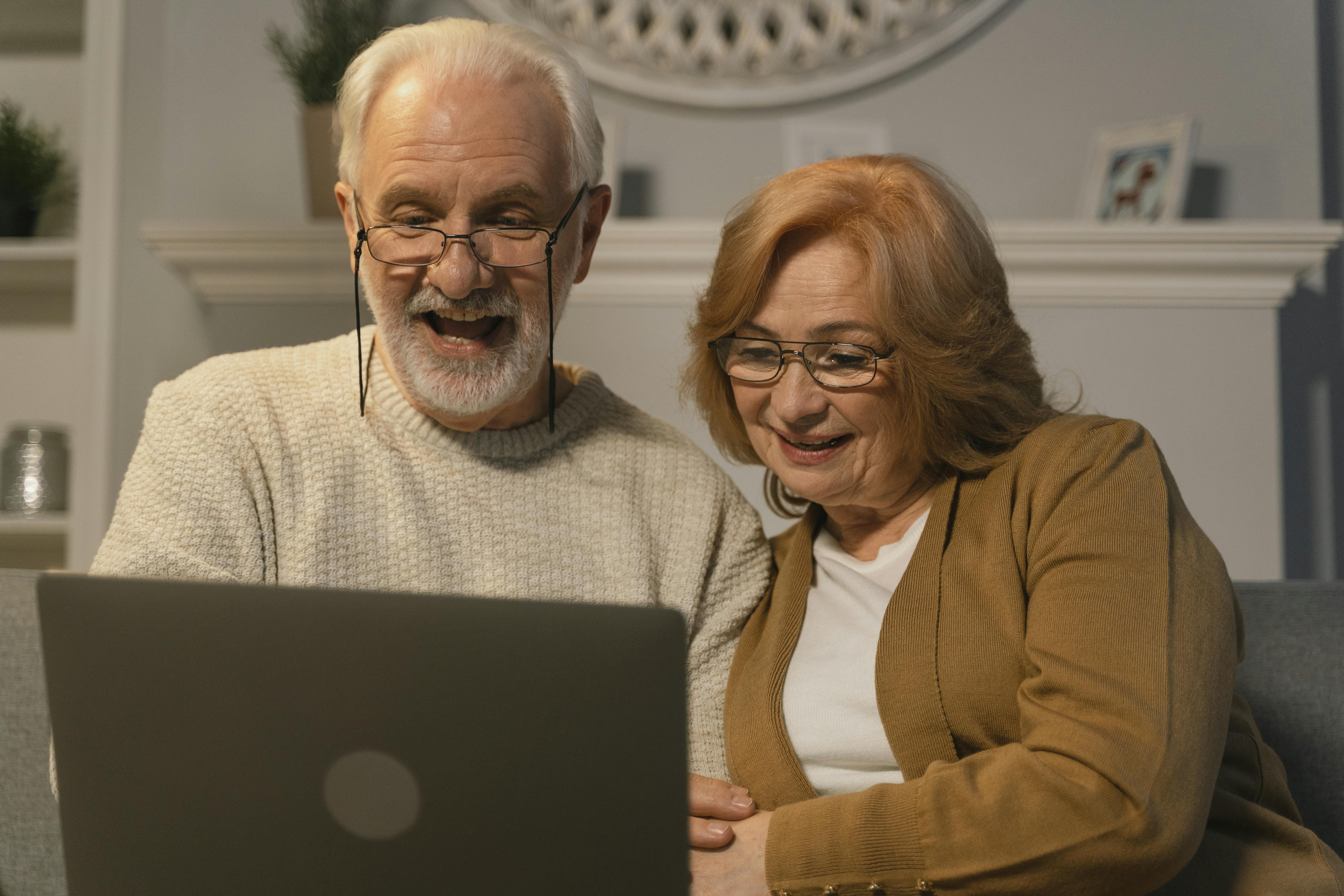 Happy grandparents | Source: Pexels