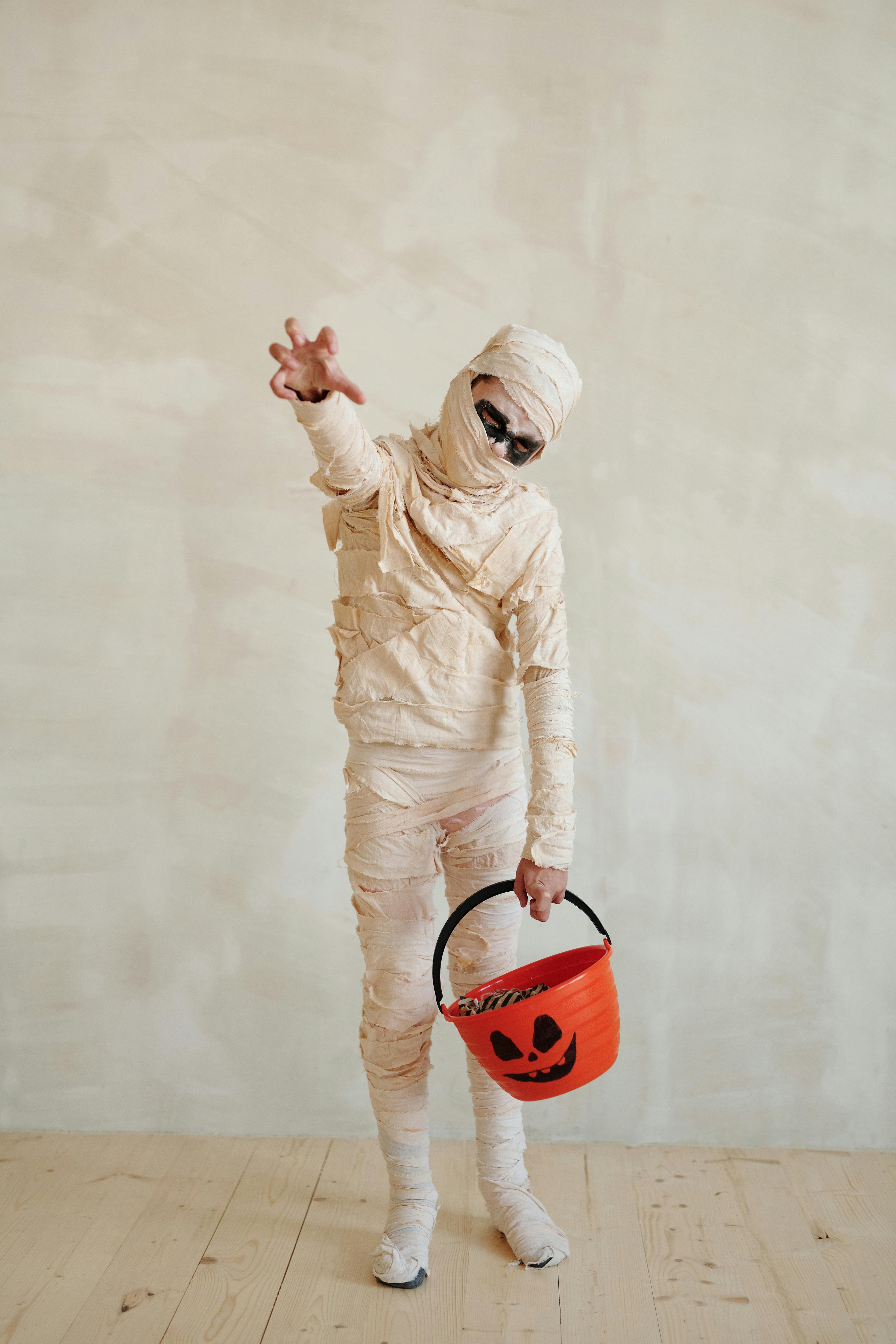 A child dressed in a Halloween costume | Source: Pexels