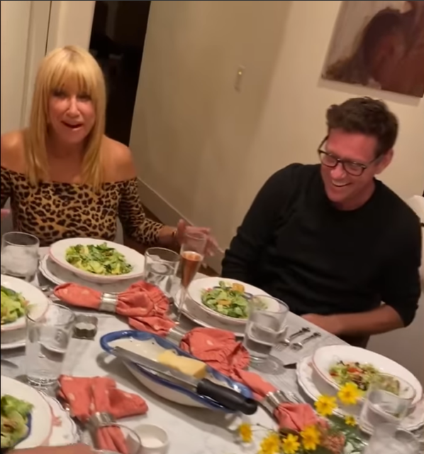 Suzanne Somers with family from a post dated January 1, 2024 | Source: instagram.com/suzannesomers