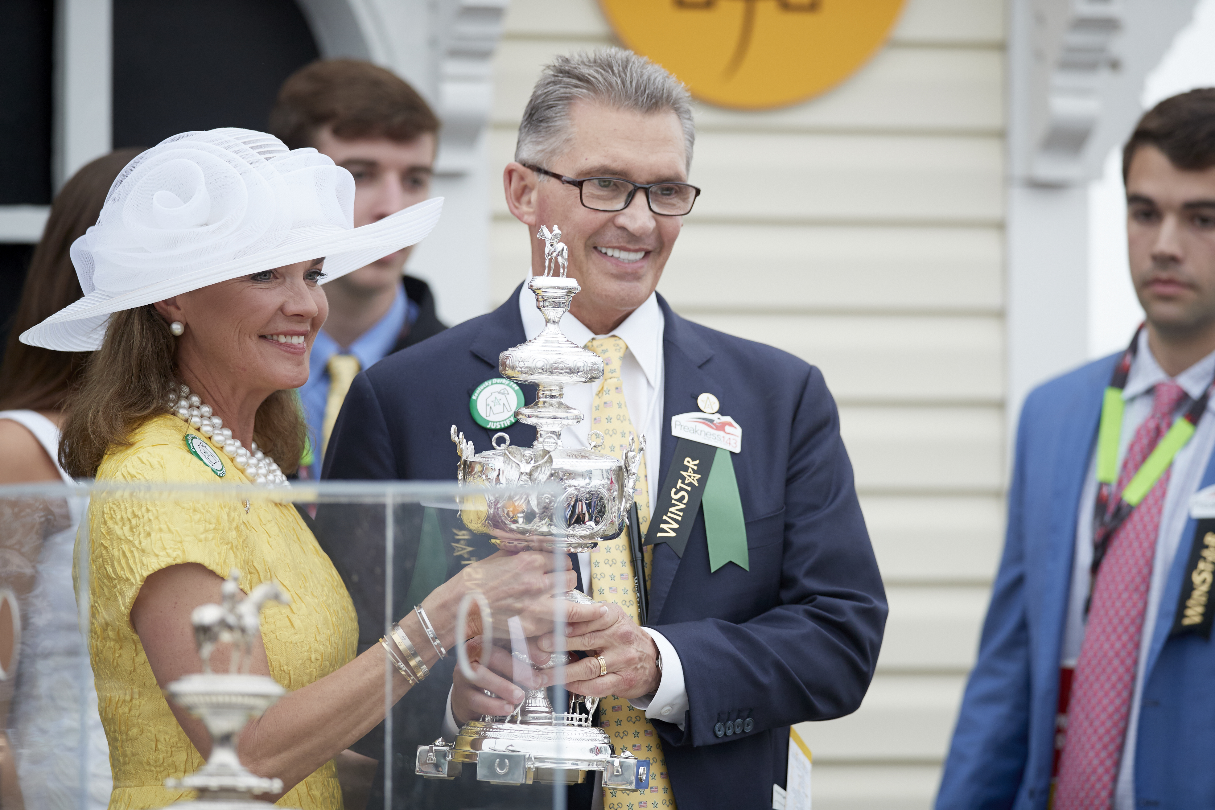 Lisa and Kenny Troutt holding their trophy at the 2018 Preakness Stakes on May 19, 2018 in Baltimore |  Source: Getty Images