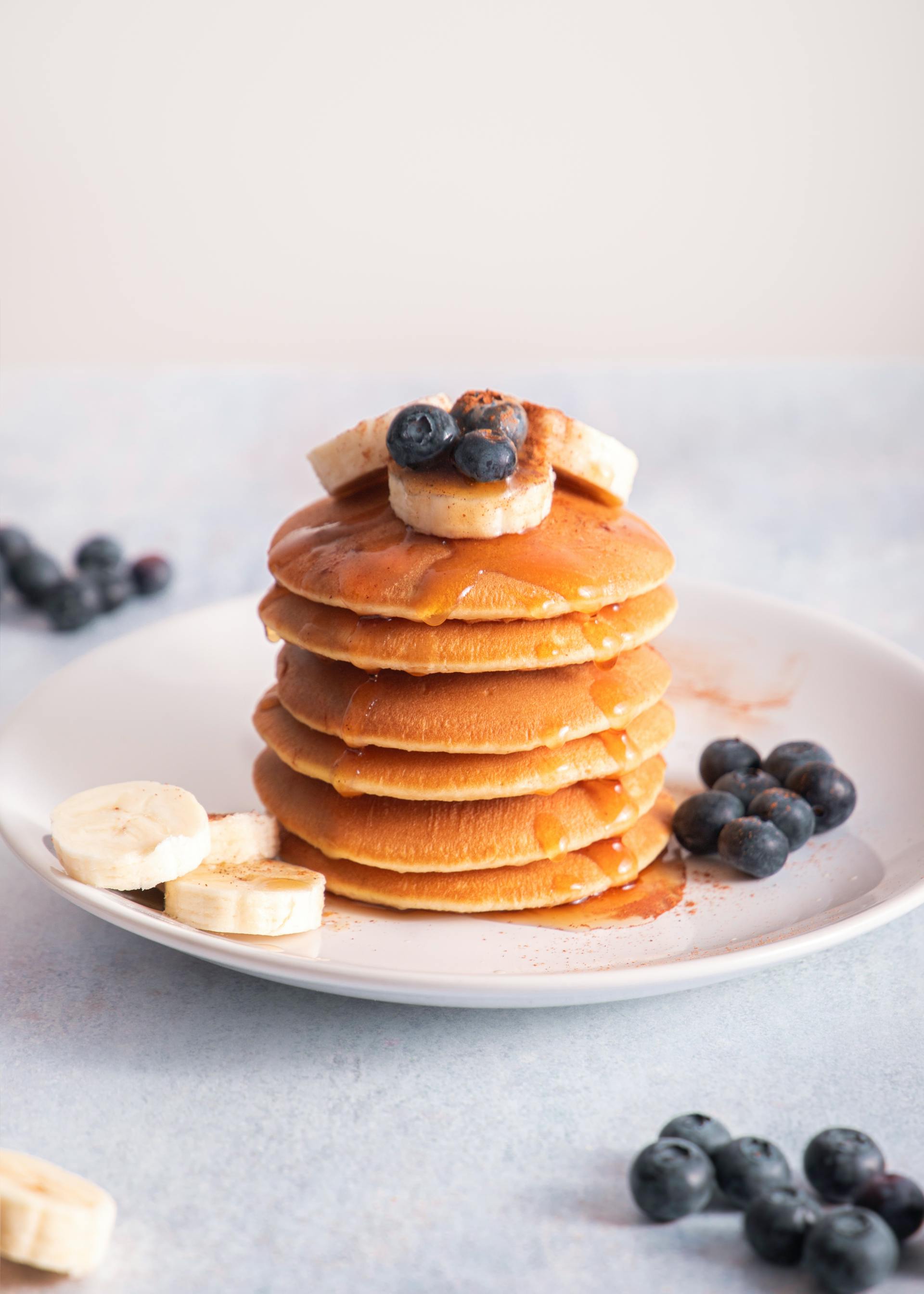 Pancakes on a white plate | Source: Pexels