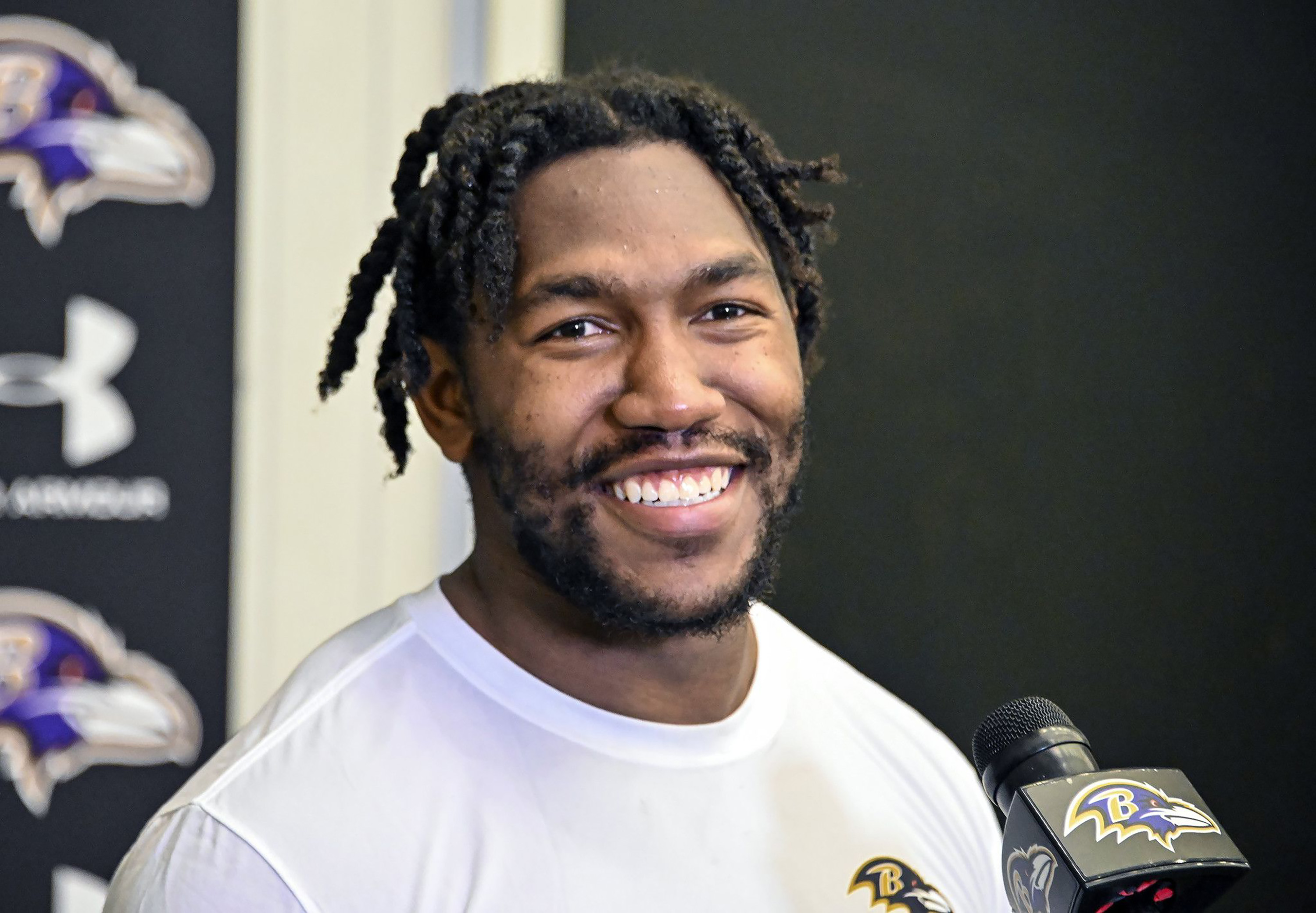 Tyler Badie speaking with the press after the first day of rookie minicamp in 2022. | Source: Getty Images