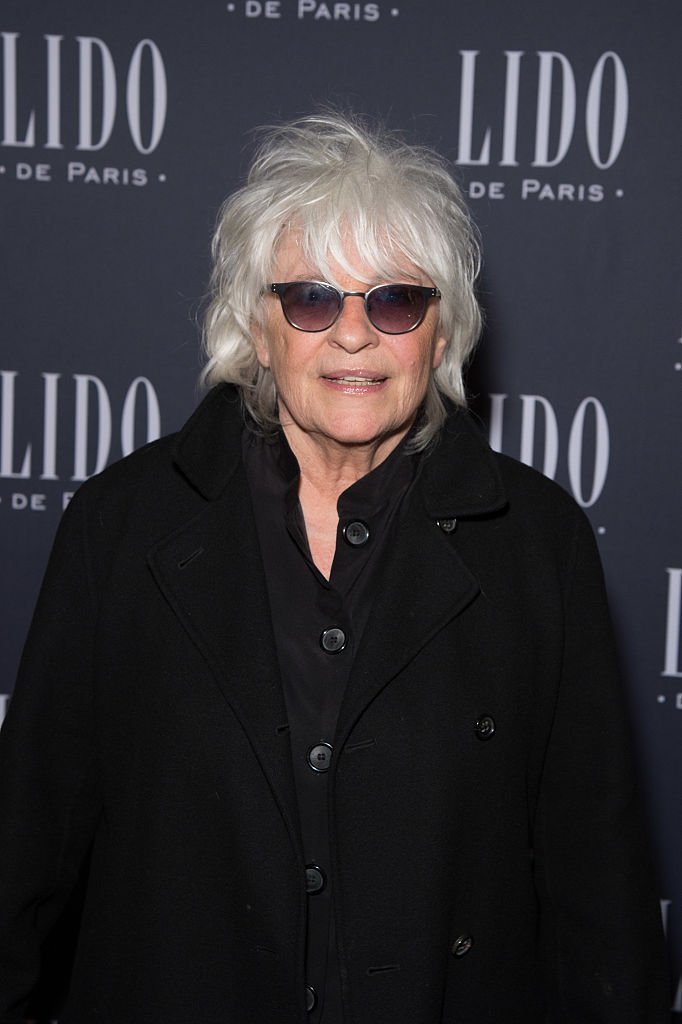 Catherine Lara assiste aux Merveilles de Paris, Lido New Revue: Le spectacle lors du gala d'ouverture à Paris au Lido le 8 avril 2015 à Paris, France. | Photo : Getty Images