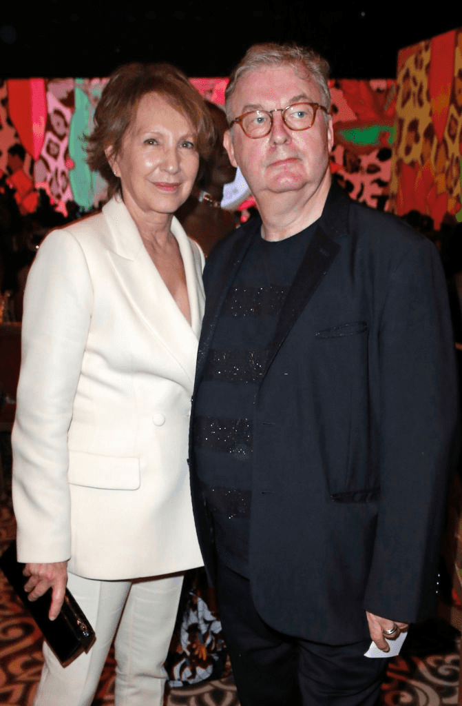 Lors de la soirée du 7e gala de la Fondation Children of Africa de Dominique Ouattara au Palais des Congrès de l'hôtel Sofitel Ivory, Nathalie Baye et Besnehard sont photographiés pour Paris Match le 16 mars 2018 à Abidjan, Côte d'Ivoire. | Photo : Getty Images Lors de la soirée du 7e gala de la Fondation Children of Africa de Dominique Ouattara au Palais des Congrès de l'hôtel Sofitel Ivory, Nathalie Baye et Besnehard sont photographiés pour Paris Match le 16 mars 2018 à Abidjan, Côte d'Ivoire. | Photo : Getty Images