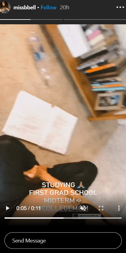Brittany Bell showing off her books while studying. | Photo: Instagram/Missbbell