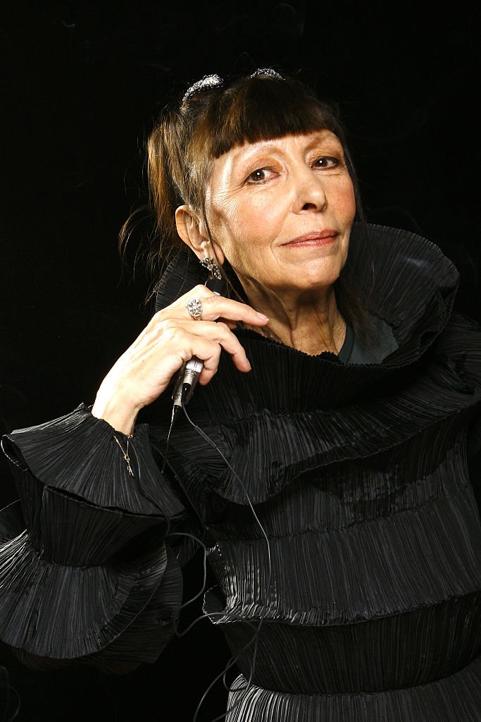 La chanteuse française Brigitte Fontaine sur le tournage de l'émission "Esprit libre". | Photo : Getty Images