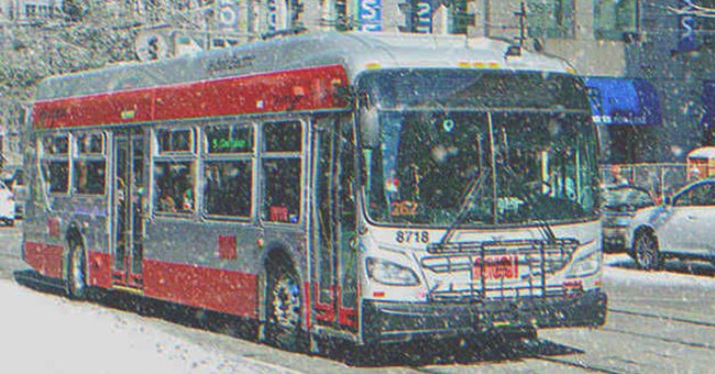 An bus in a snowy day | Source: Shutterstock
