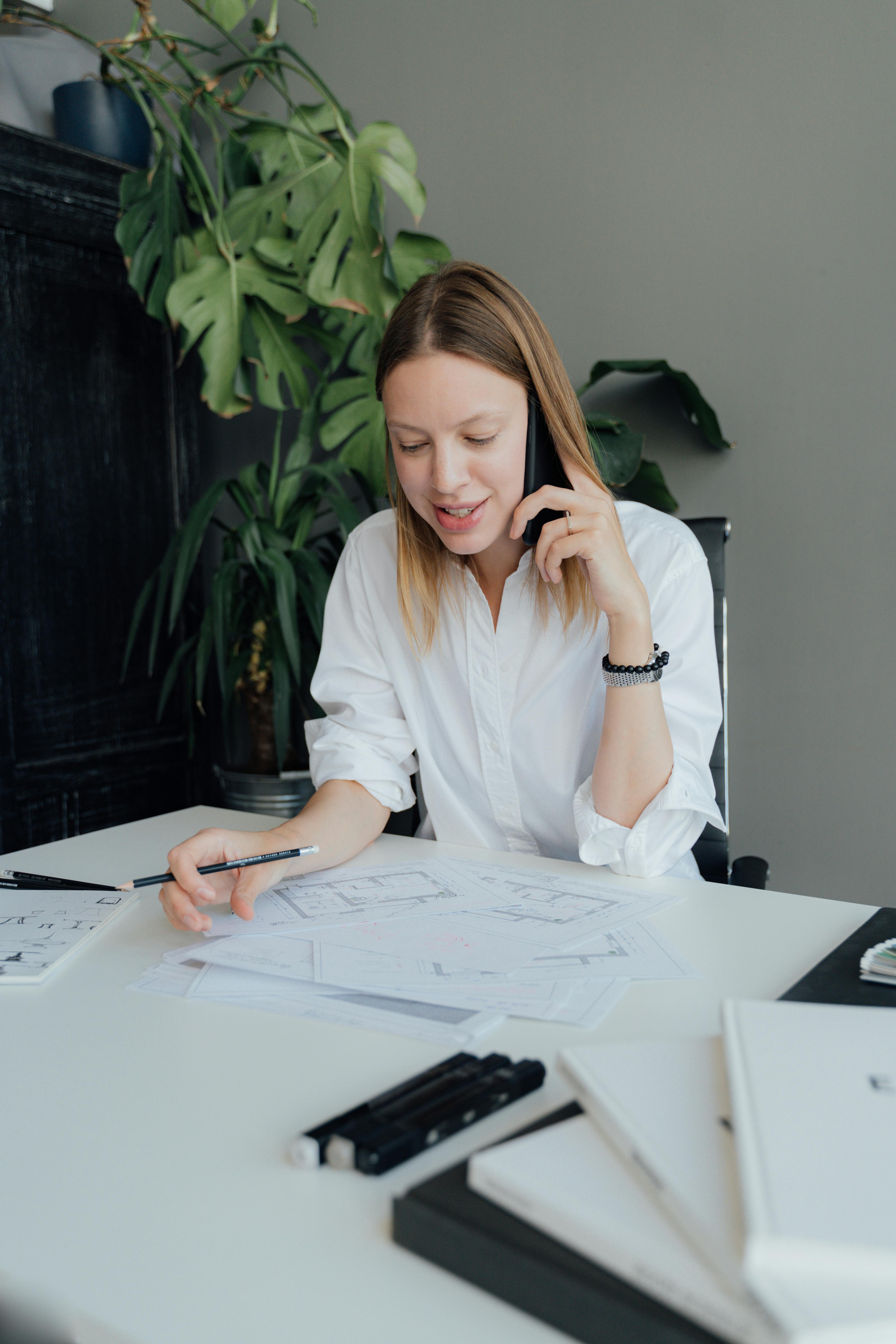 A woman on a call | Source: Pexels