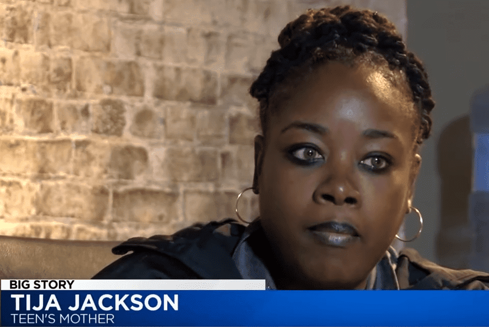 Screenshot of Tija Jackson, the teenager’s mom. | Photo: YouTube/LEX18 News