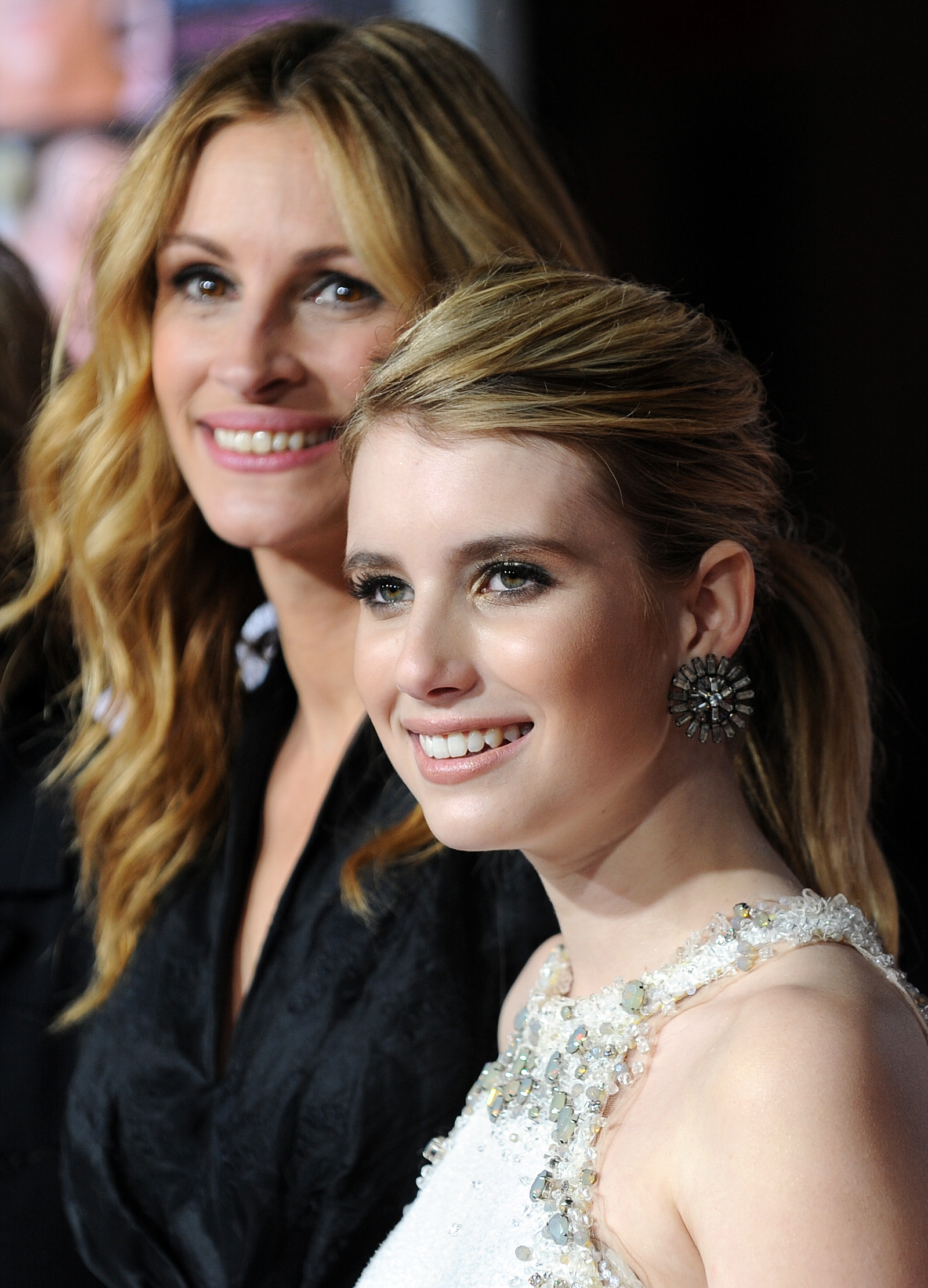 Julia and Emma Roberts at the premiere of "Valentine's Day" in Los Angeles, California on February 8, 2010 | Source: Getty Images