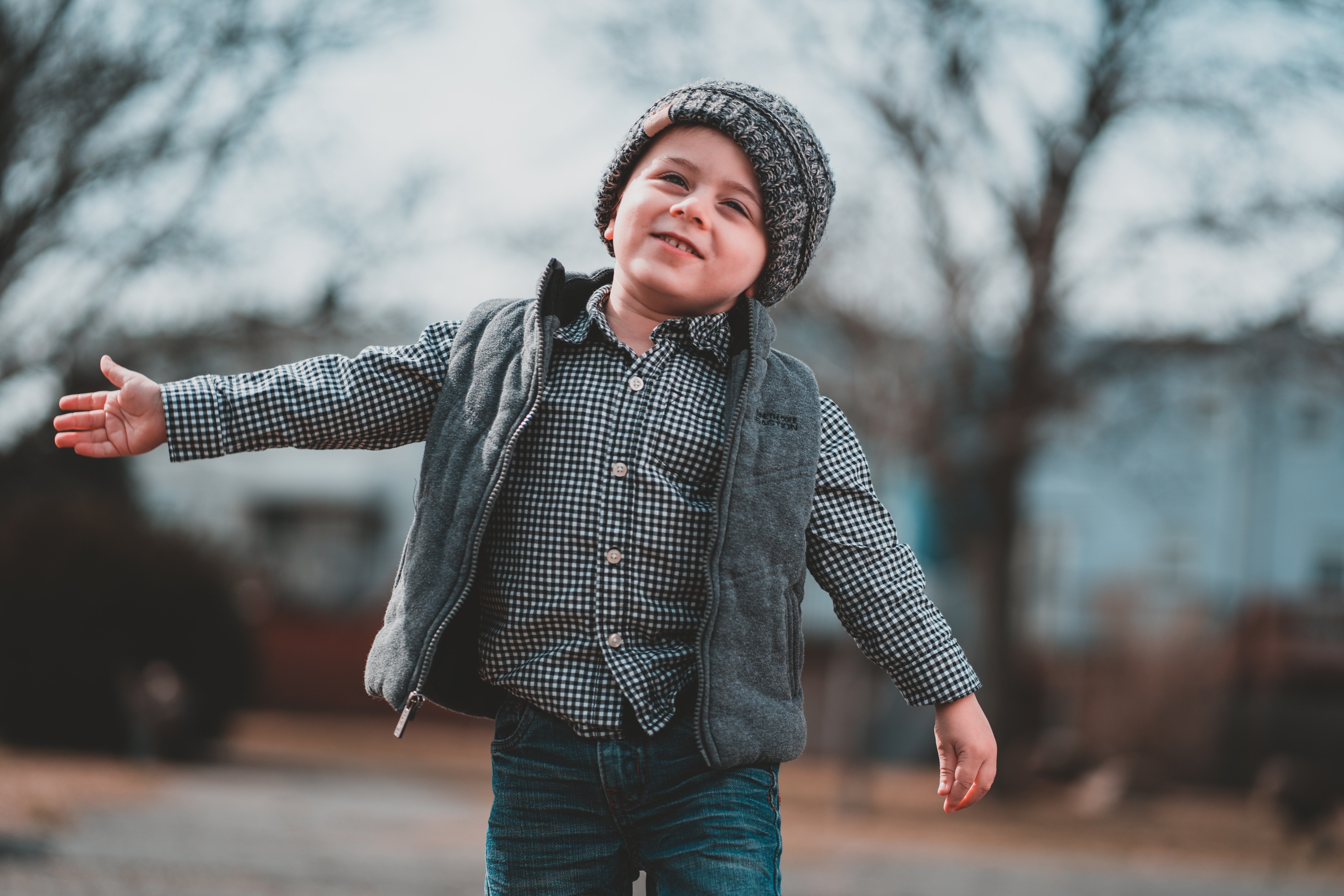 A young boy enjoying in the outdoor. | Source: Pexels