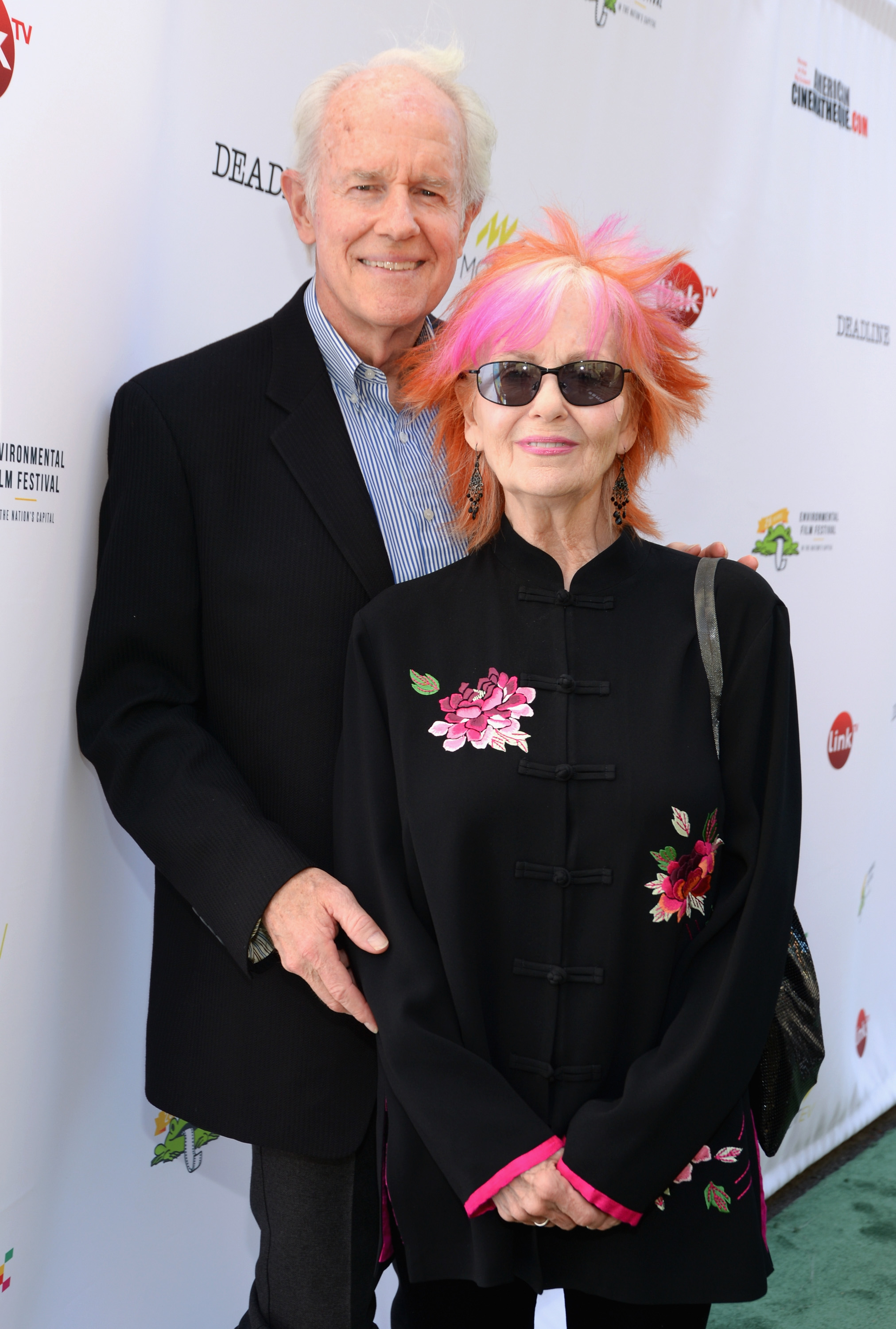 Mike Farrell and Shelly Fabares on July 27, 2017 in Los Angeles, California | Source: Getty Images