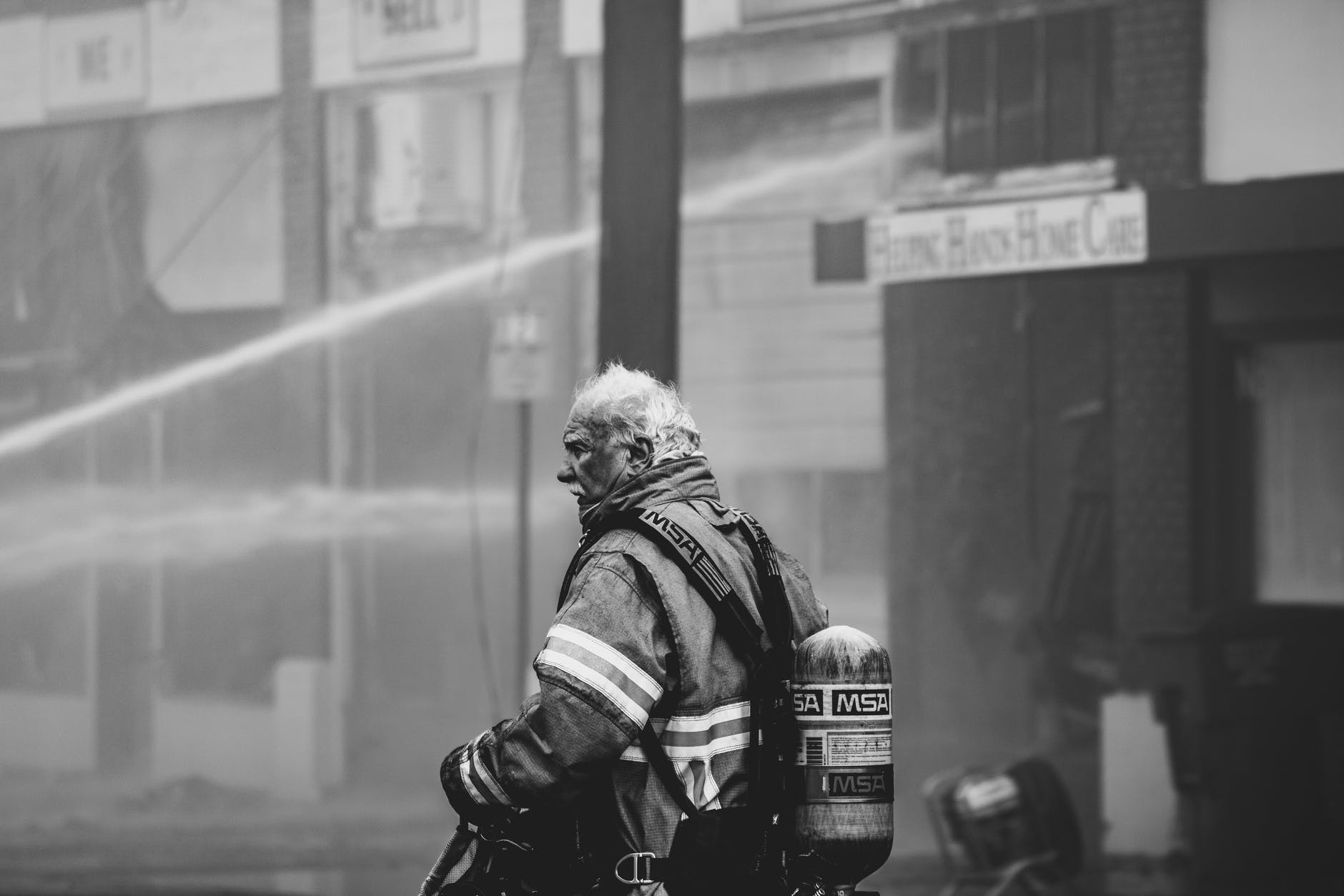 A firefighter. | Source: Pexels