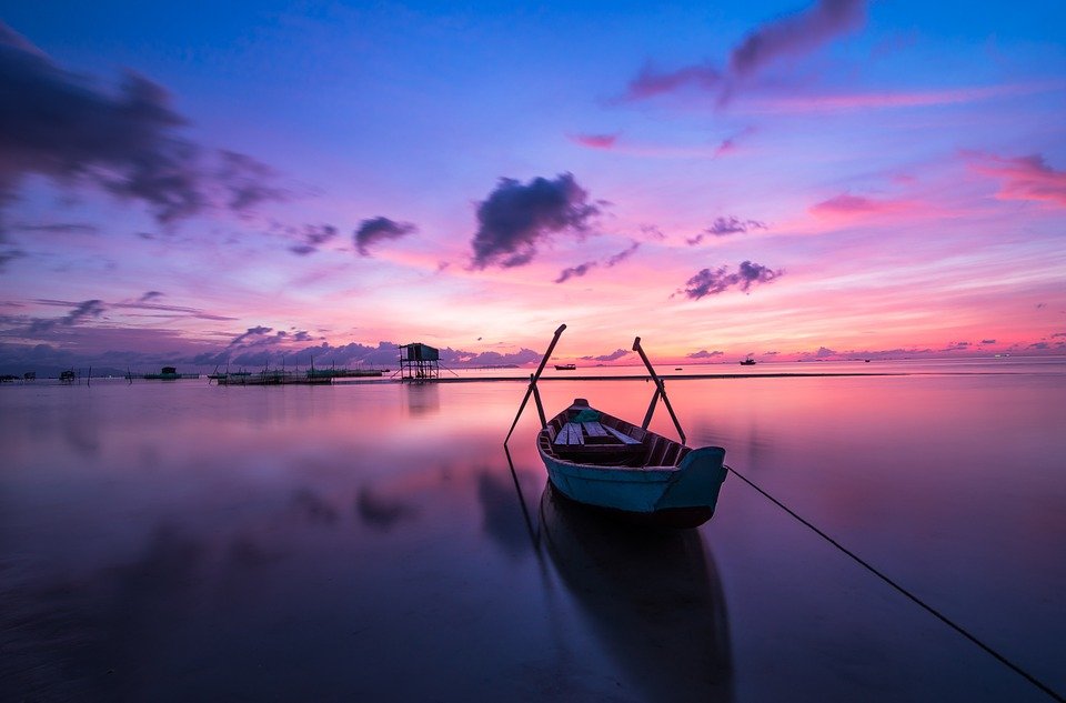 Bote en el agua / Imagen tomada de: Pixabay Bote en el agua / Imagen tomada de: Pixabay