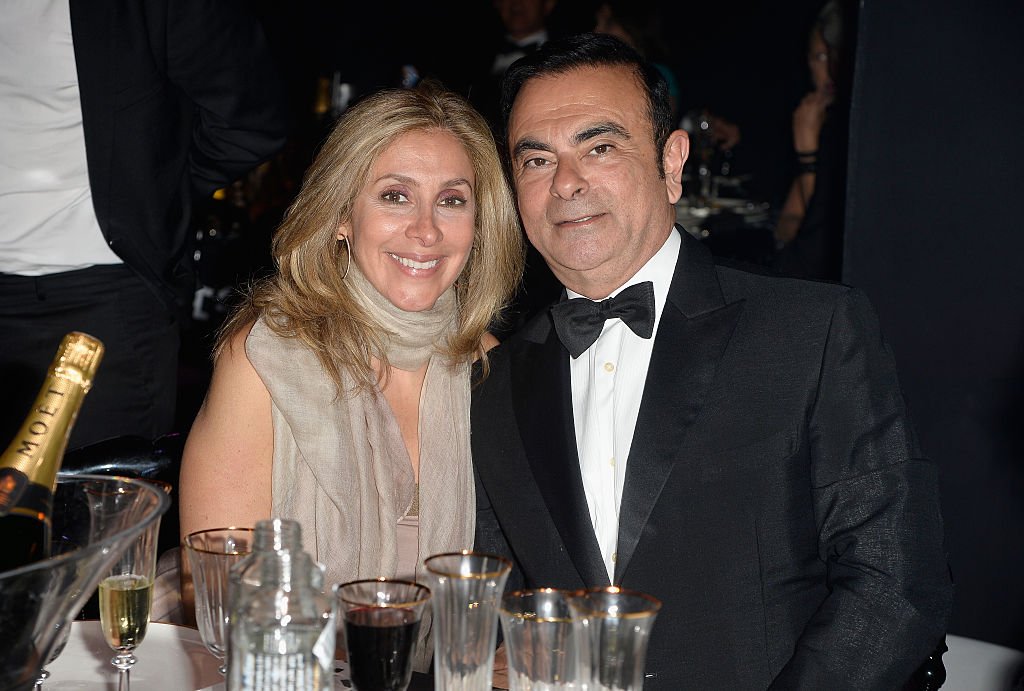 Carlos Ghosn y su esposa Carole en la Gala Cinema Against AIDS, en el Hotel du Cap-Eden-Roc, el 21 de mayo de 2015 en Cap d'Antibes, Francia. | Foto: Getty Images