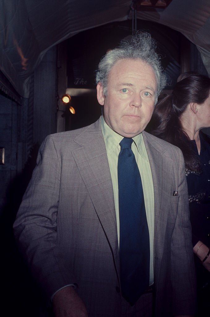Carroll O'Connor in a jacket and tie on January 01, 1970 | Photo: Getty Images