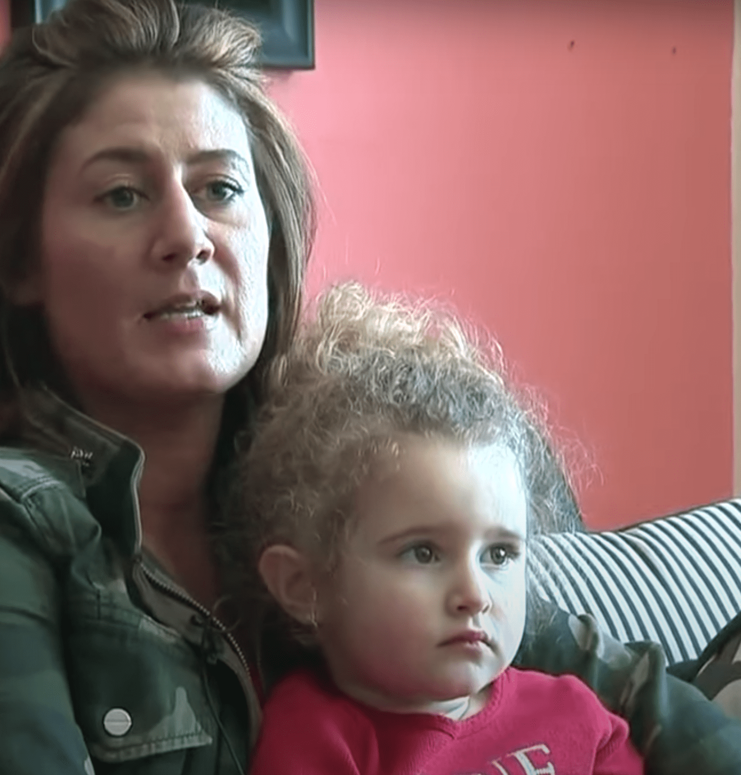 Bernadette Sorbo and her daughter. | Source: Youtube.com/WTNH News8