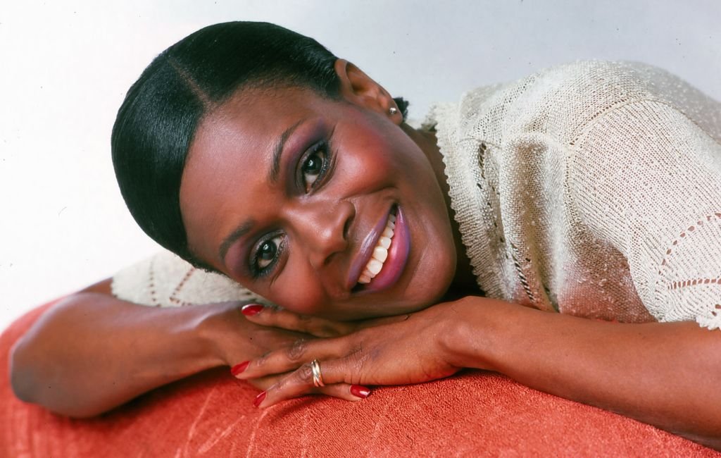 Cicely Tyson smiles as she poses in 1976 in New York City. |Source: Getty Images