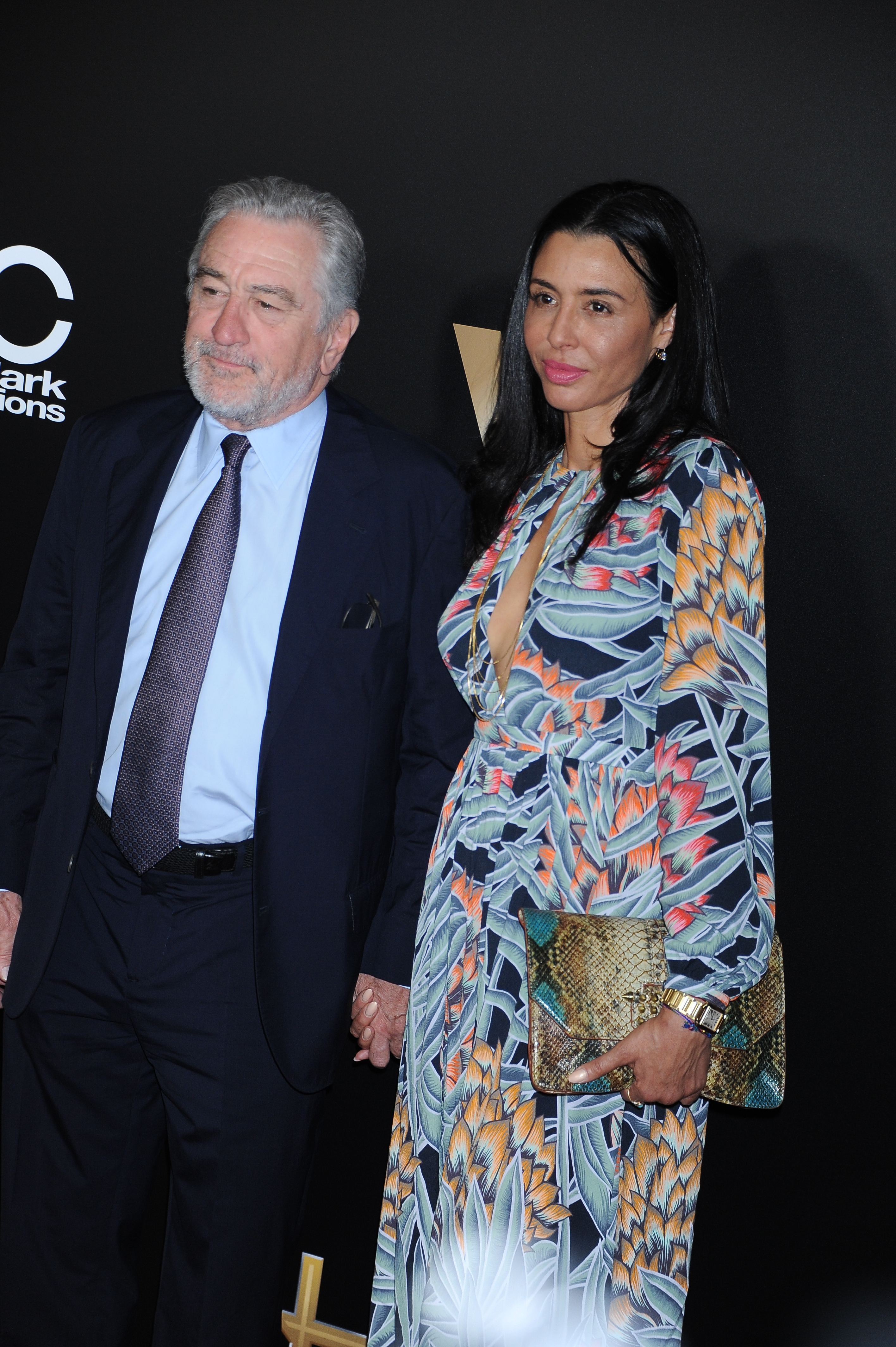 Robert De Niro y su hija la actriz Drena De Niro asisten a los 20º Premios Anuales de Cine de Hollywood celebrados en el Hotel Beverly Hilton, el 6 de noviembre de 2016 en Beverly Hills, California. | Foto: Getty Images