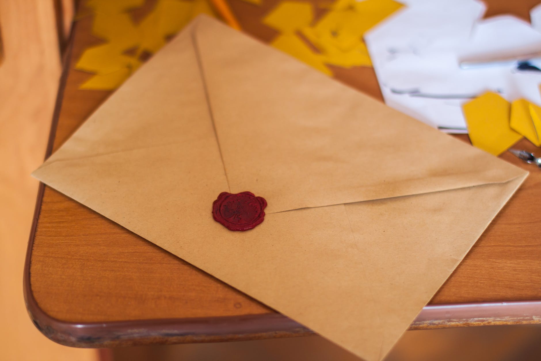 She didn't expect to see Karl's name on the envelope. | Source: Pexels