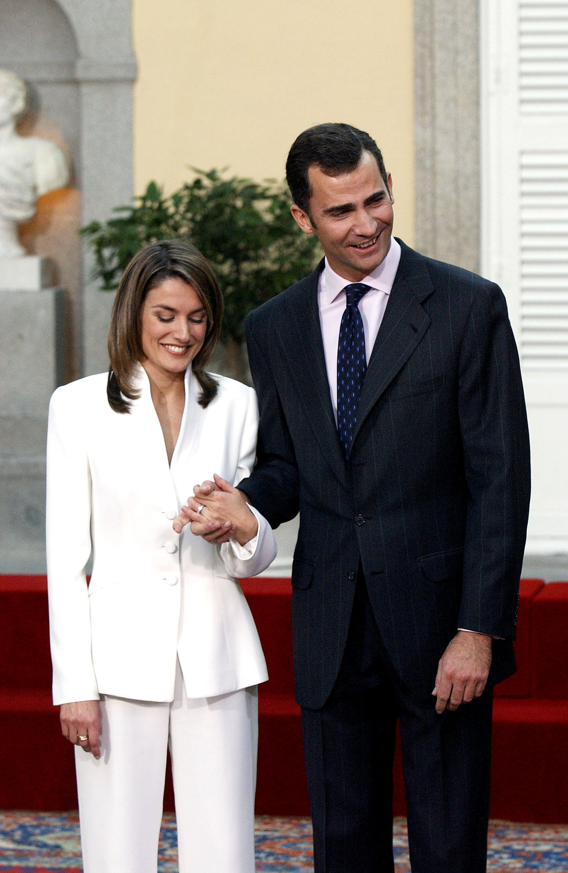 Crown Prince Felipe and Letizia Ortiz posing during an official engagement ceremony at the garden of El Pardo Palace on November 6, 2003 at Palacio del Pardo in Madrid, Spain. / Source: Getty Images
