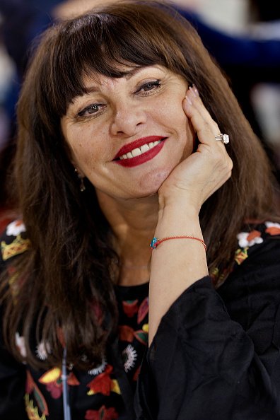 Portrait de Geneviève Delpech, l'épouse du chanteur français Michel Delpech, à l'occasion de la 34e Foire du Livre. | Photo : Getty Images. Portrait de Geneviève Delpech, l'épouse du chanteur français Michel Delpech, à l'occasion de la 34e Foire du Livre. | Photo : Getty Images.