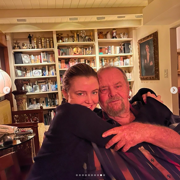 Lorraine and Jack Nicholson posing for a photo. | Source: Instagram/lnicholson