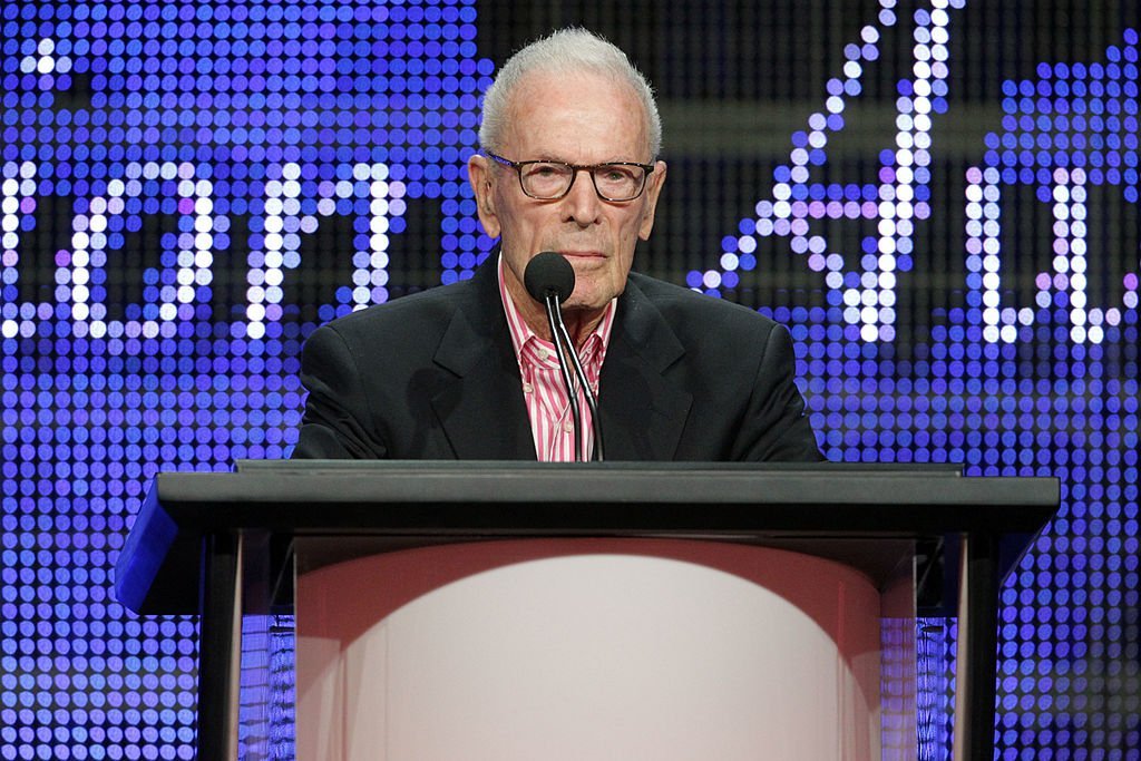 Gene Reynolds accepts the "Heritage Award" for "MASH" onstage during the 26th Annual Television Critics Association Awards on July 31, 2010 | Photo: Getty images