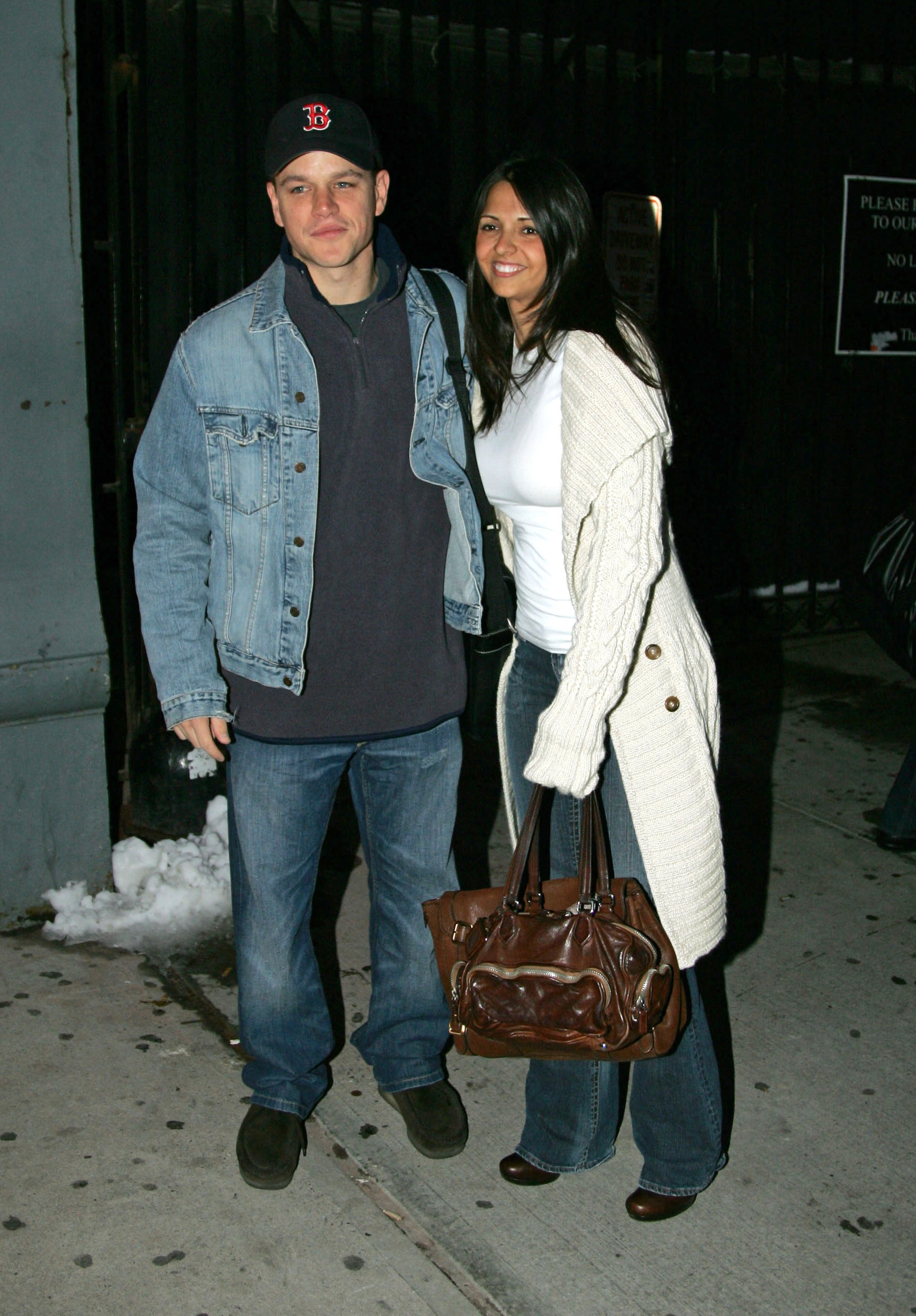 Matt Damon and Luciana Barroso Damon in New York City on December 10, 2005 | Source: Getty Images