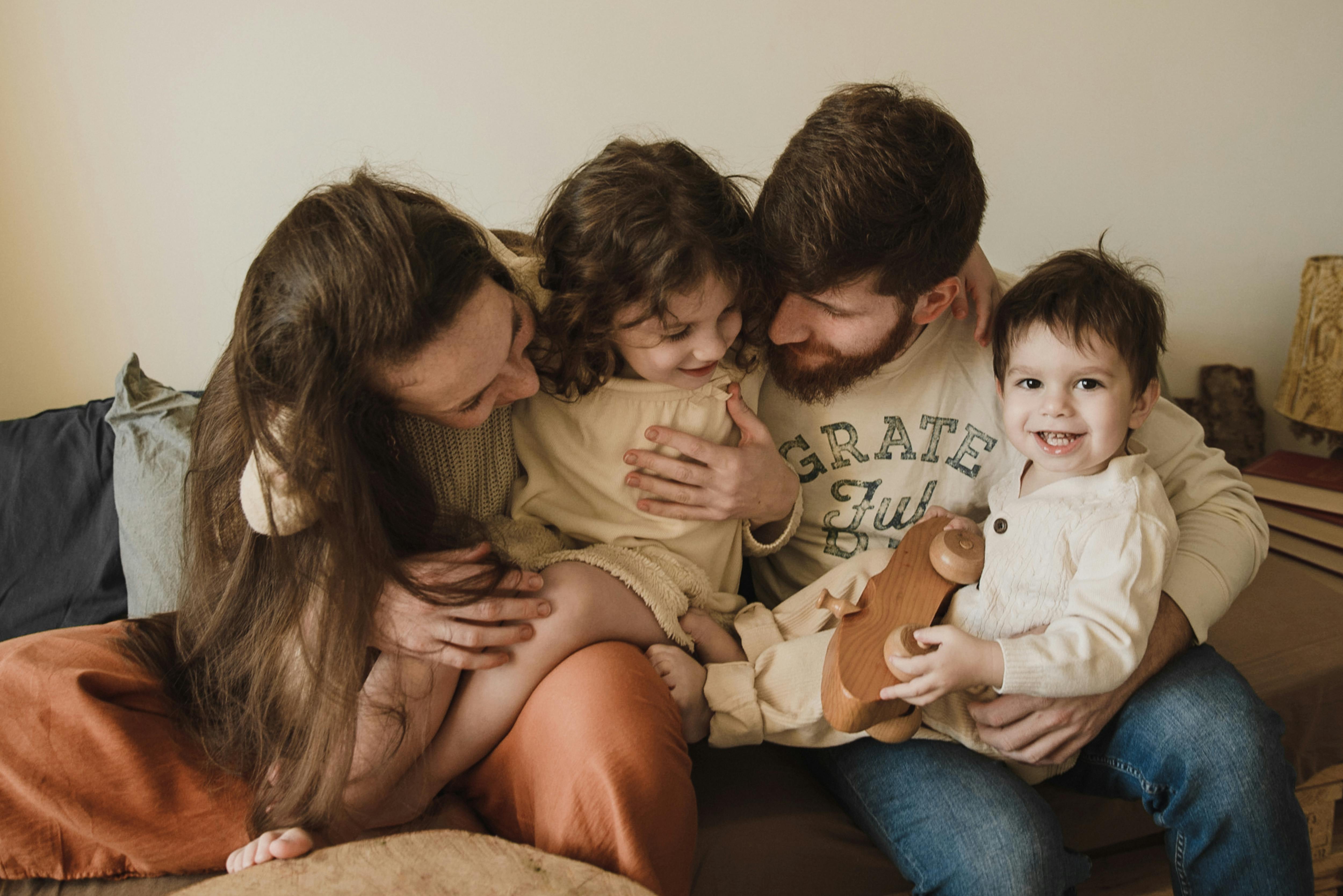 A happy family | Source: Pexels