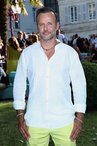 Le réalisateur Pierre-Francois Martin Laval assiste au Photocall du film "Fahim" lors du 12ème Festival du Film Francophone d'Angoulême.|Photo : Getty Images.